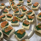 Canapés à la spiruline et saumon fumé, format apéritif
